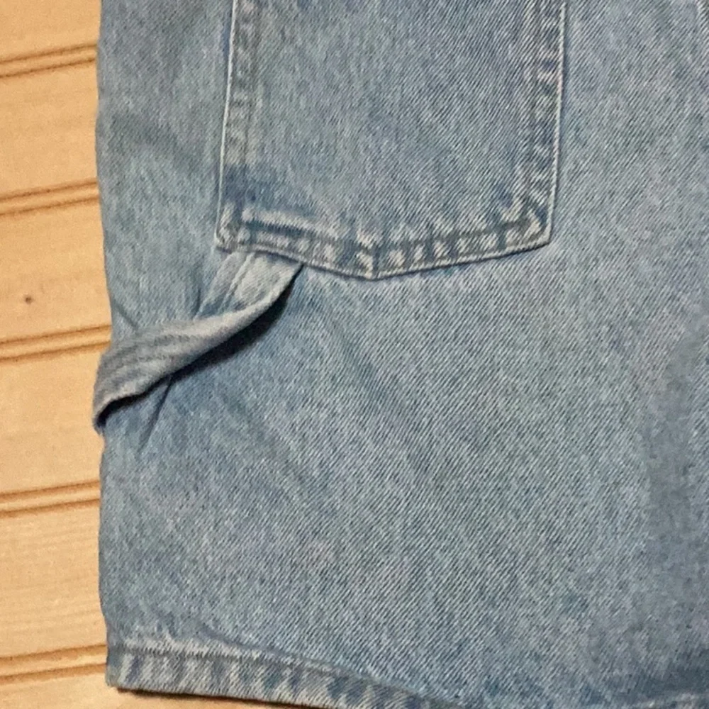 Vintage OshKosh B’Gosh Vestbak Light Wash Blue Denim Overall Jean Shorts Sz 5‎